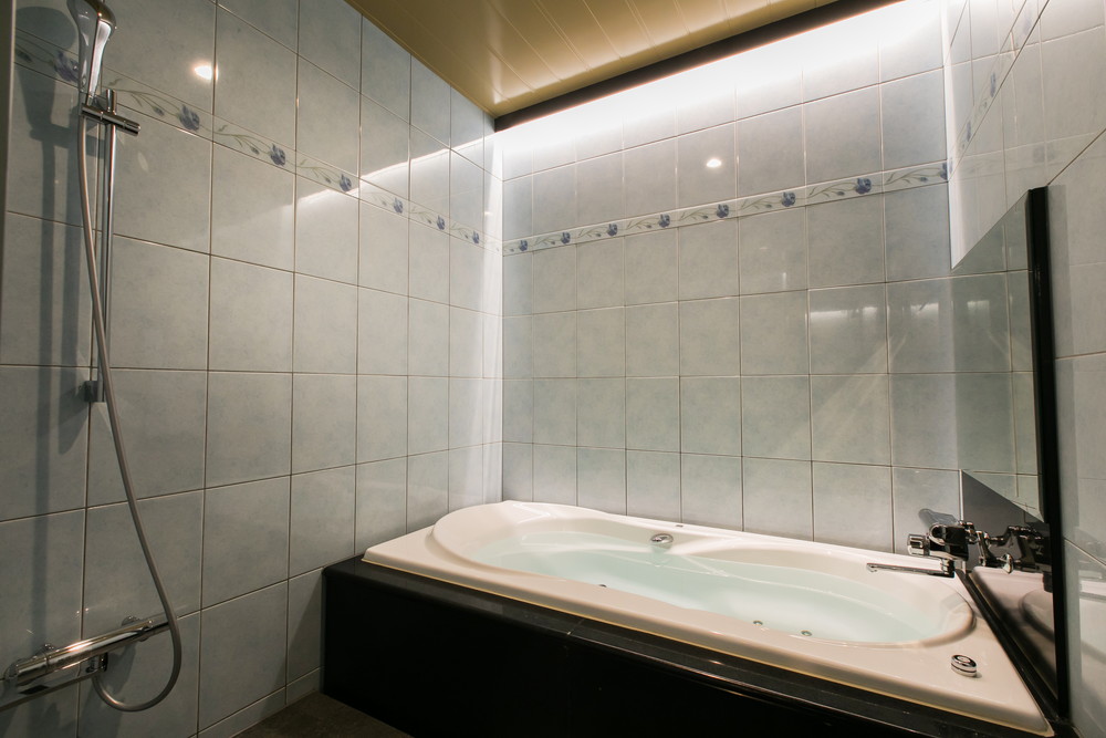 images/703e.jpg
